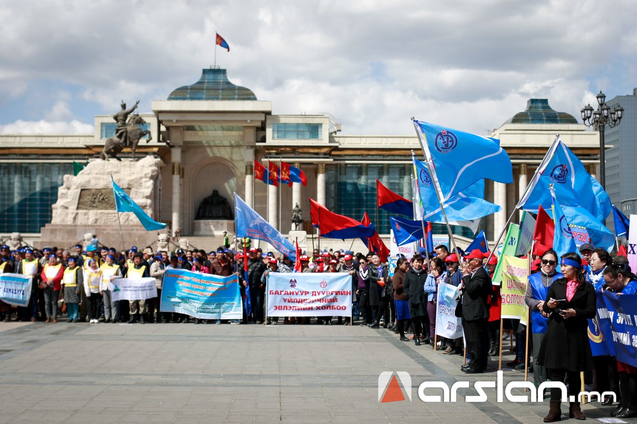 ФОТО: ЦАЛИНГИЙН НЭМЭЛТ хэлэлцээрийг эхлүүлэхийг ШААРДАЖ ЖАГСААЛ зохион байгууллаа