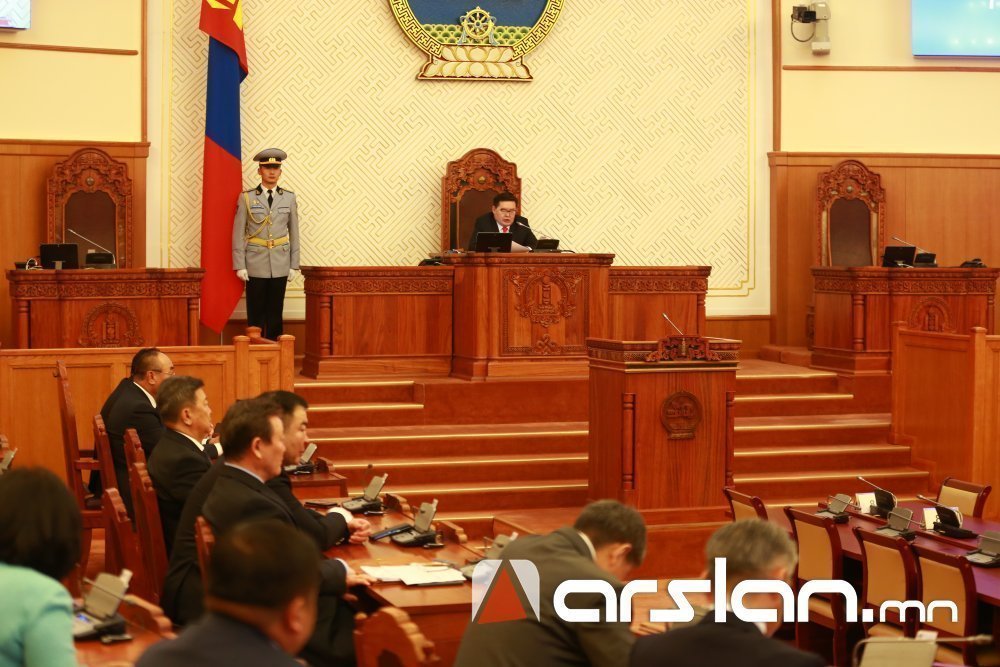 ЧУУЛГАН: СЗХ-ны дарга С.Даваасүрэн, Монголбанкны Ерөнхийлөгч Н.Баяртсайхан нарыг ЧӨЛӨӨЛЛӨӨ