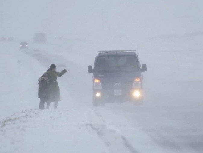 Согтуурсан үедээ автомашинаа барих гэж байгаад осгож нас барсан хэрэг гарчээ