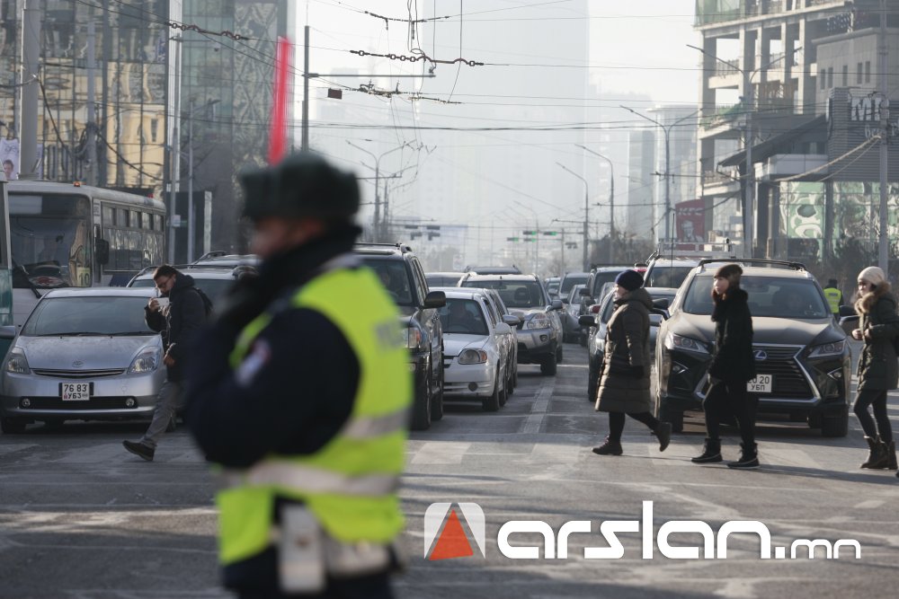 Мансуурсан үедээ тээврийн хэрэгсэл жолоодож явсан залуусыг илрүүлжээ