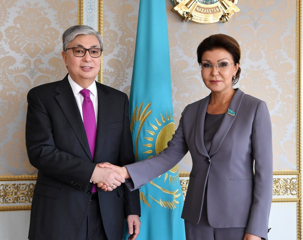 Н.Назарбаевын том охин Сенатын танхимын дарга болов