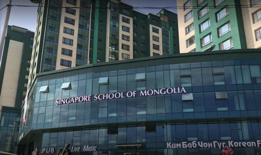 “Singapore school of Mongolia“ сургуулийн багш, сурагчид хоолонд хорджээ