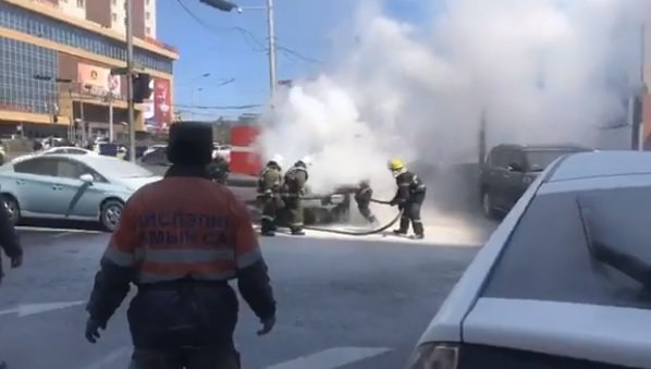 ВИДЕО: Төв аймгийн Жаргалант сумын Засаг даргын машин дөрвөн замд шатжээ