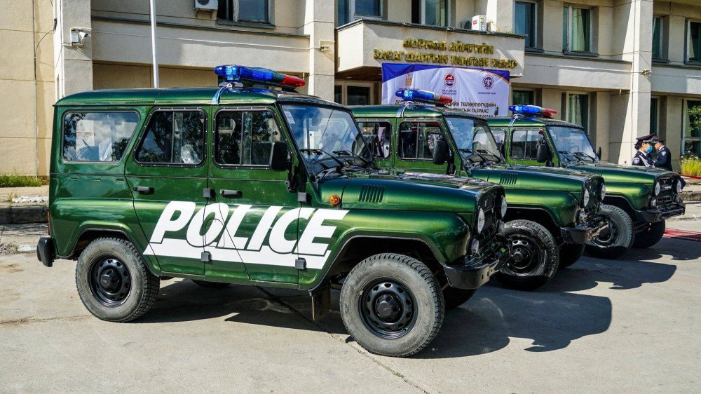 Дорнод аймгийн зургаан сумын Цагдаагийн хэсэг автомашинтай боллоо