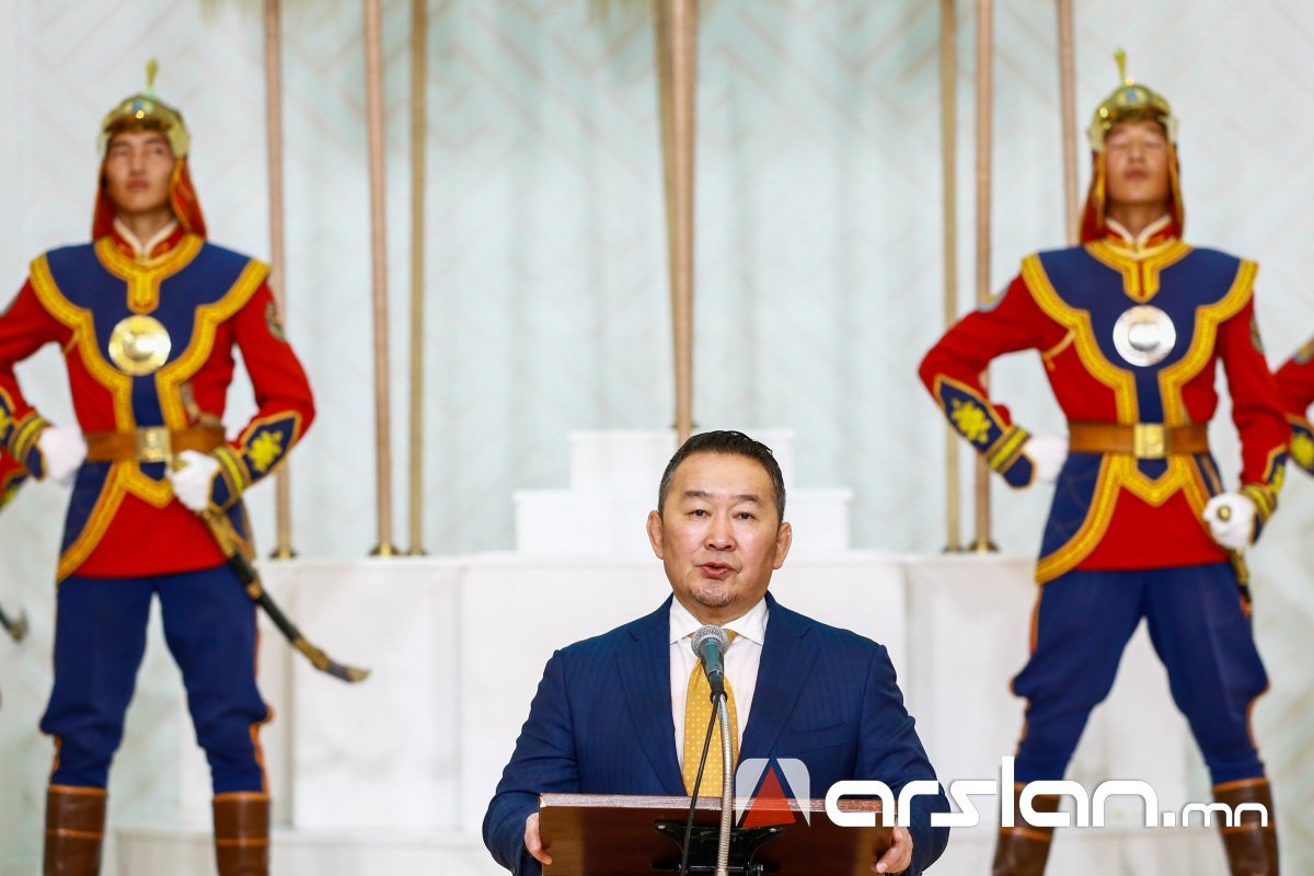 Салбартаа амжилт гаргасан эрхмүүдэд Ерөнхийлөгч өнөөдөр ТӨРИЙН ШАГНАЛ гардуулна