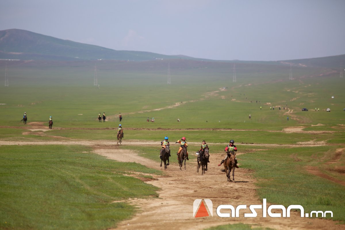 ЗГ: Аймаг, сумдын наадмыг 7 сарын 20-оос хойш халдварын нөхцөл байдлыг харж байгаад хийнэ