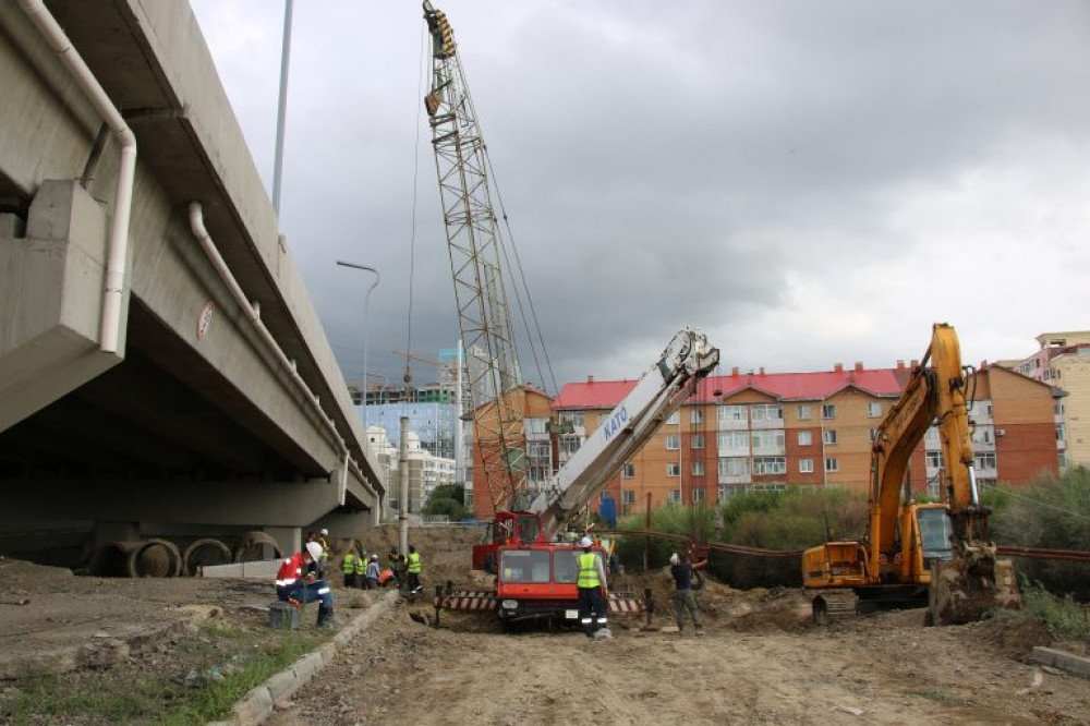 Замын цагдаагийн газрын дэргэдэх нэмэлт гүүрийн ажил 30 ХУВЬТАЙ үргэлжилж байна