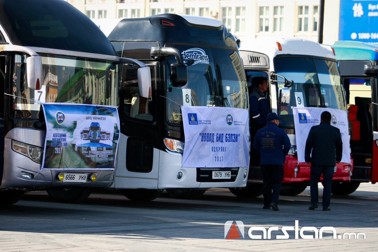 ӨДРИЙН СУРВАЛЖЛАГА: Сүхбаатарын талбайд тээврийн хэрэгслийн УЛСЫН ДУГААР олгох, ШИЛЖИЛТ ХӨДӨЛГӨӨН хийж байна