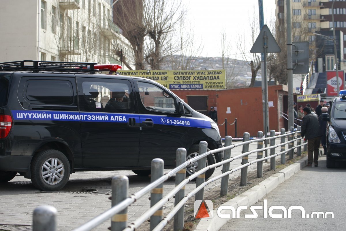 ХЭРЭГ: “Замаас холд” гэж шаардлага тавьсан иргэнийг нэг удаа цохиж, амийг нь хохироожээ