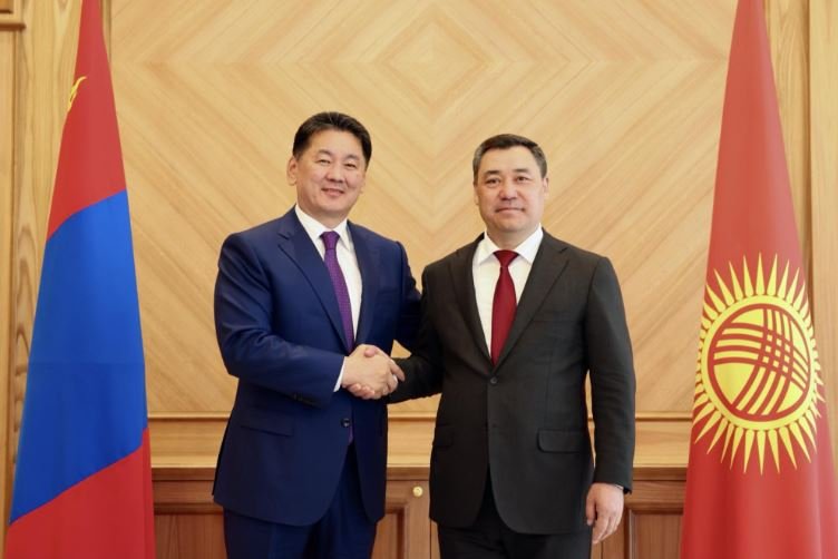 Монгол Улсын Ерөнхийлөгч У.Хүрэлсүх Бүгд Найрамдах Киргиз Улсын Ерөнхийлөгчтэй уулзав