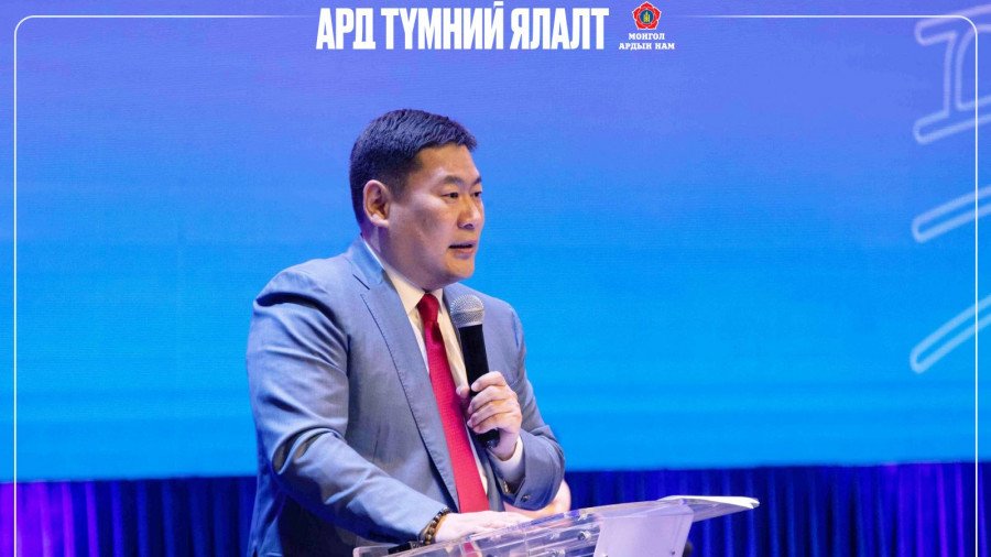 Л.Оюун-Эрдэнэ: Монголын ирээдүйг бэлдэж буй багш нарынхаа нийгмийн асуудлыг өндөр түвшинд хүргэх ёстой