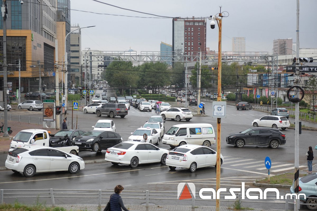 Нэгдүгээр эгнээгээр зорчсон 51309, хориотой газар зогссон 2876 зөрчил бүртгэгджээ